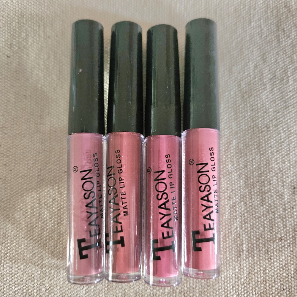 BRAND NEW TEAYASON Matte Lip Gloss Set Of 4 Shades Of Pinks Travel Purse Size